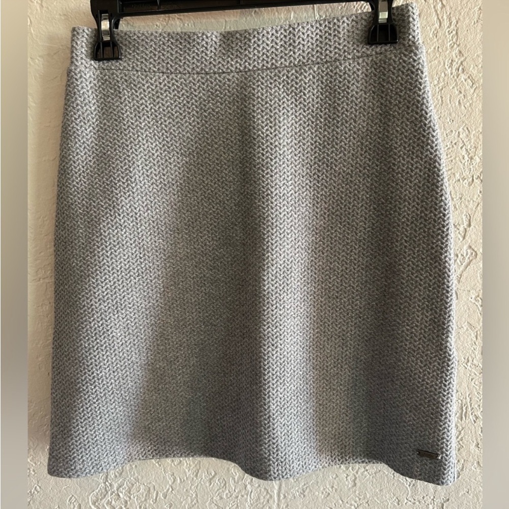 Joules gray pull on mini skirt size 2
